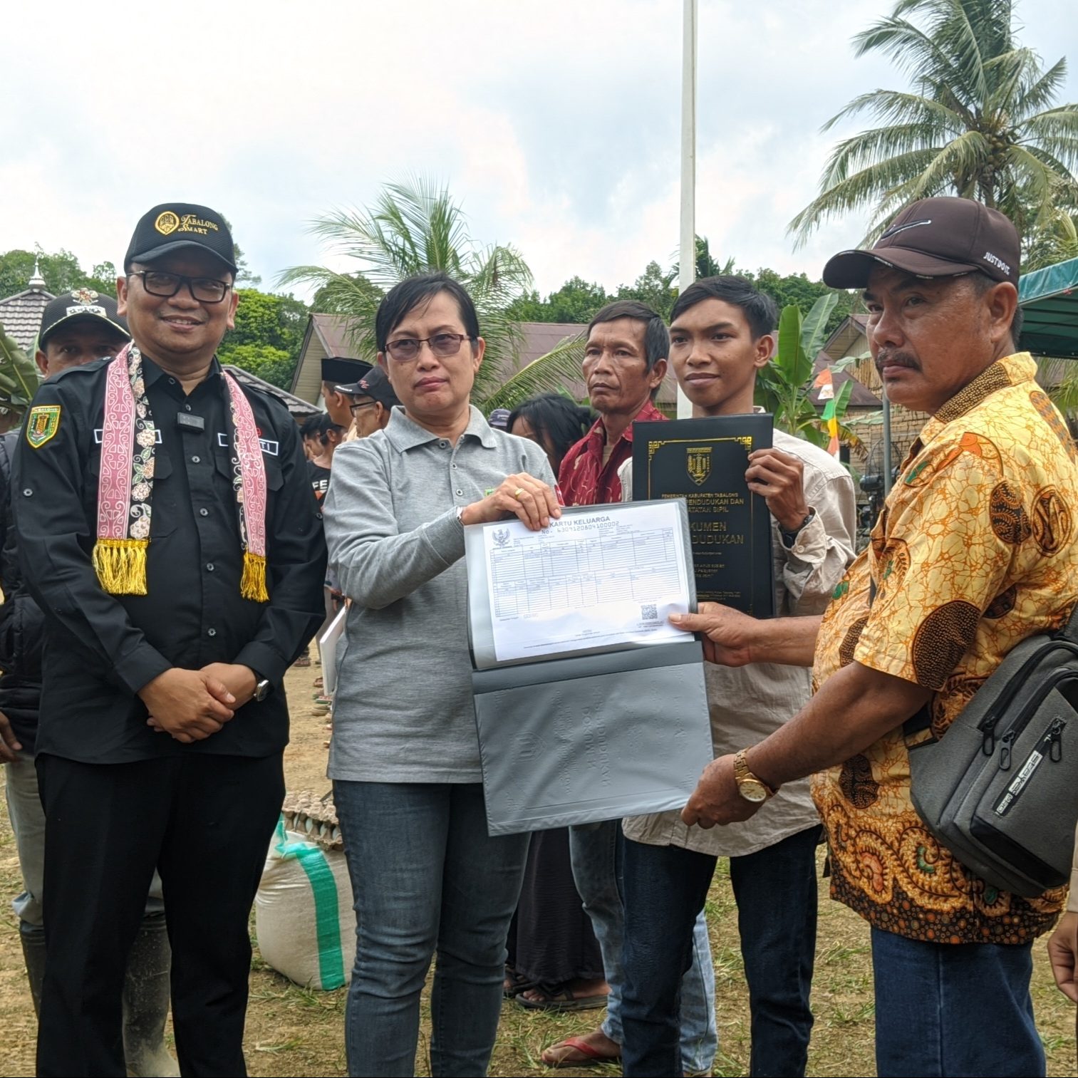 Menembus Alam Terjal, Transformasi Layanan Dukcapil Tabalong Melalui Jelita Parasmu